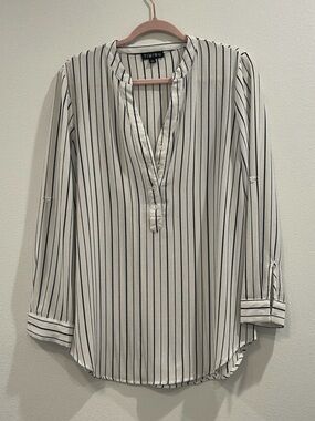 TIMING Black & White Striped Long Sleeve Blouse
Size L.